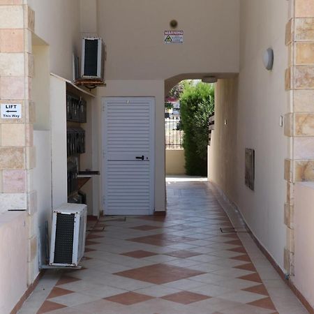 Sunset Apartment With Pool & 10 Mins To Venus Beach Pafos Exterior foto