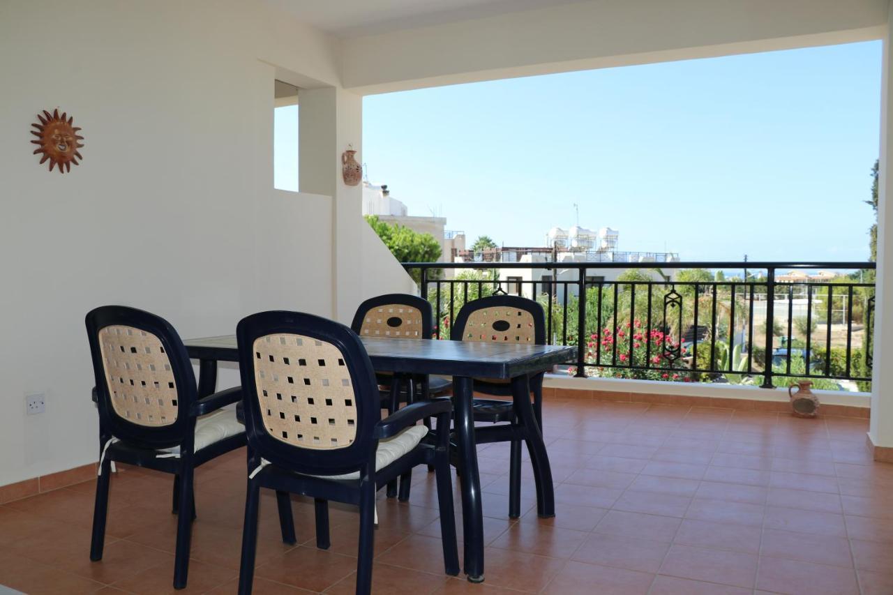 Sunset Apartment With Pool & 10 Mins To Venus Beach Pafos Exterior foto