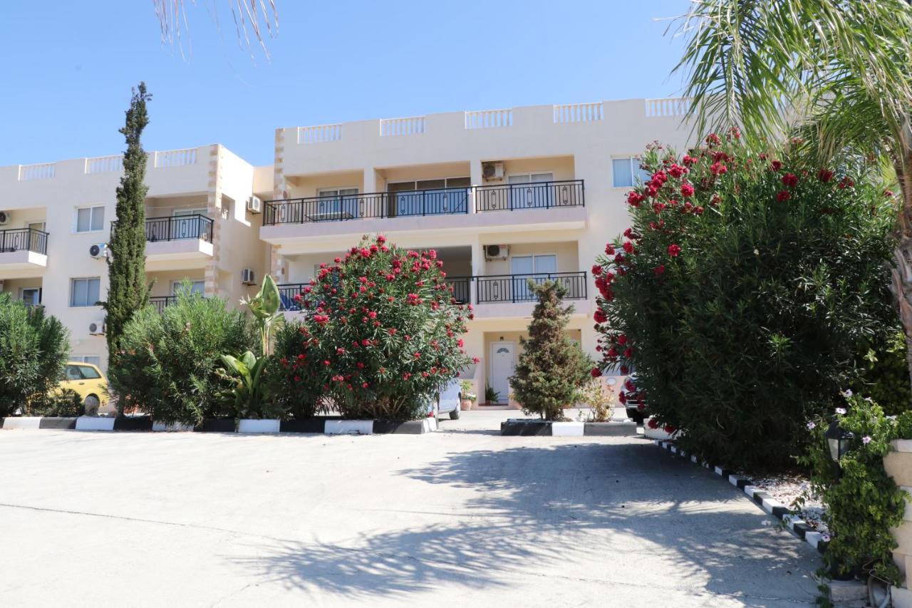 Sunset Apartment With Pool & 10 Mins To Venus Beach Pafos Exterior foto