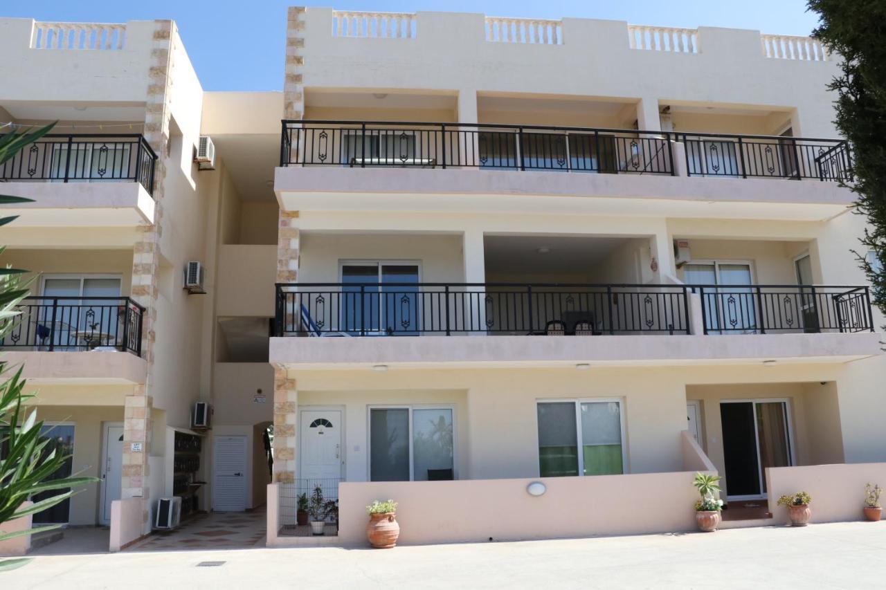 Sunset Apartment With Pool & 10 Mins To Venus Beach Pafos Exterior foto